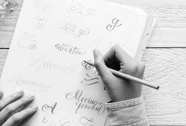 约翰逊29+9 丹尼尔斯三双率老鹰客场大胜掘金