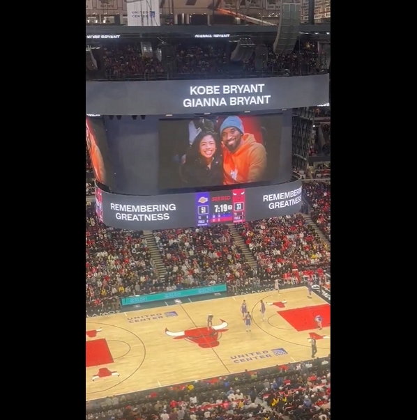 开云官网-❤️有心了！公牛主场大屏幕致敬科比和Gigi：缅怀伟大