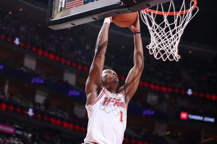 KAIYUN-还命中了两记长距离中投，火箭后场新星在进攻端的存在感有所提升